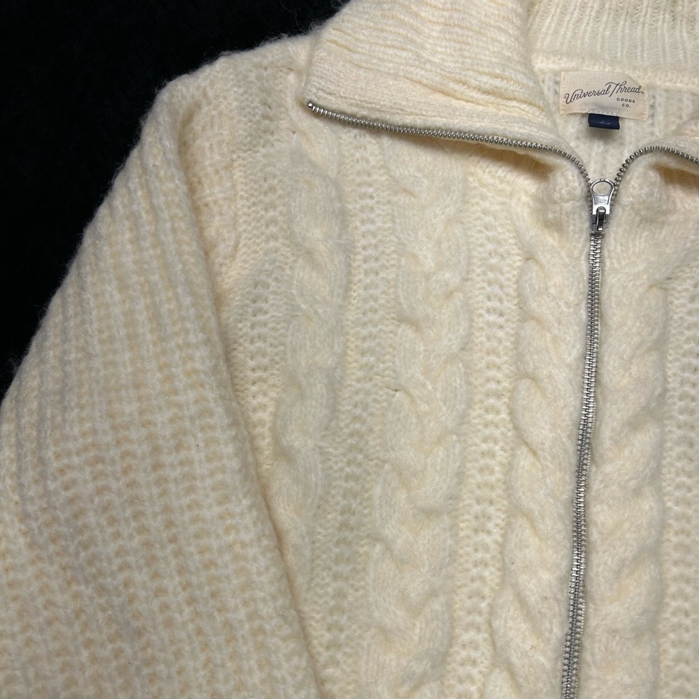 Universal Thread Ivory Cable Knit Cardigan Women’s L Full Zip SOFT FUZZY WARM - Picture 4 of 11